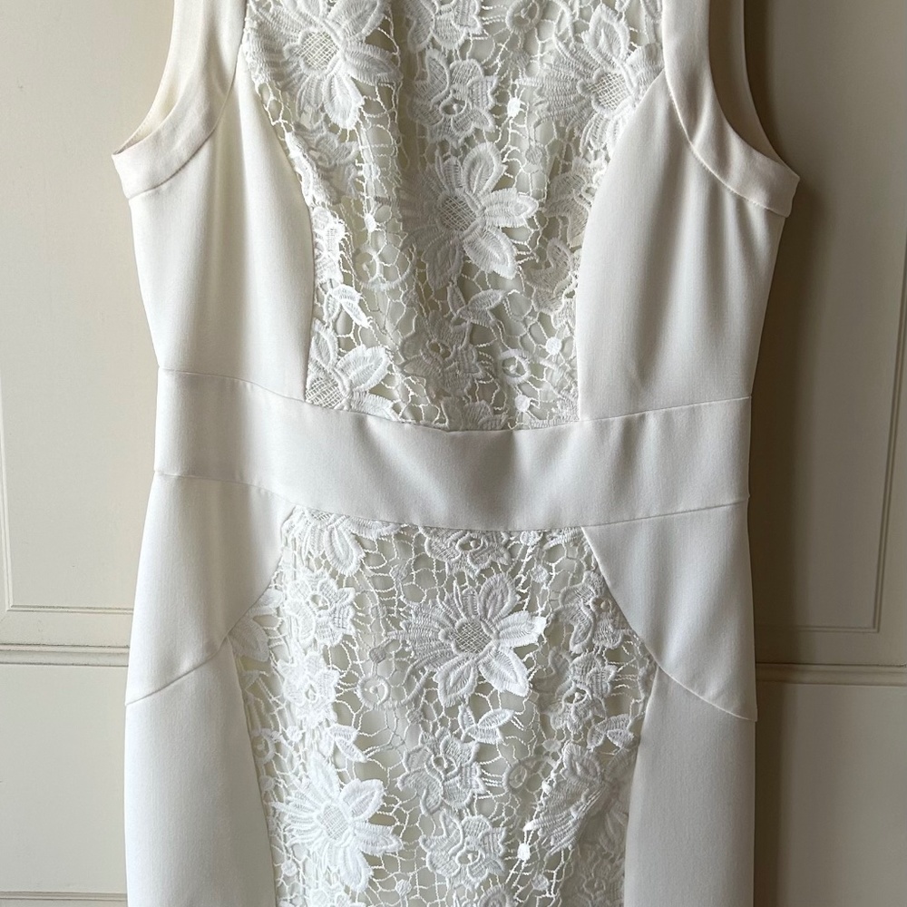 Sleeveless dress